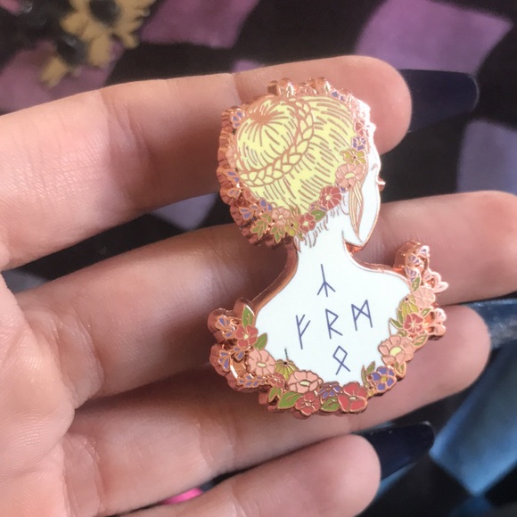 ✨🆕BNWOT! Witchcraft Set Of Enamel Pins! Super cute and unique! ✨ - Picture 12 of 16